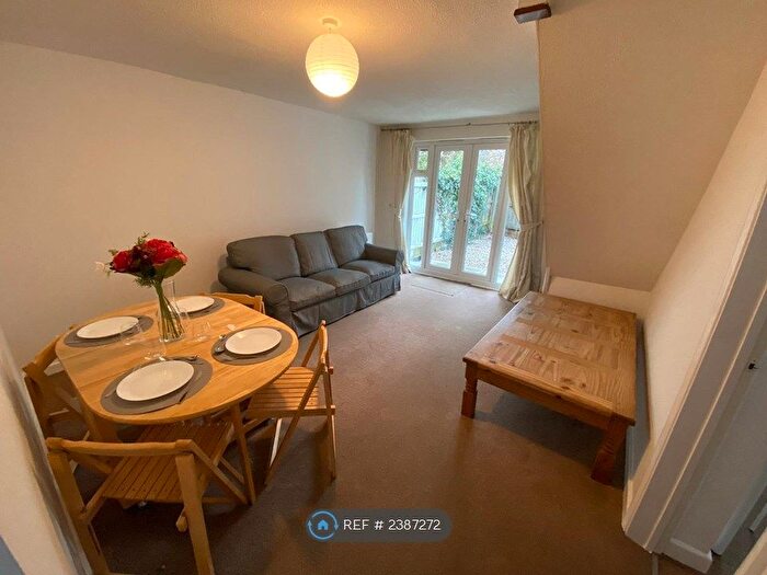 5 Bedroom End Of Terrace House To Rent In Jedburgh Close, Cambridge, CB4