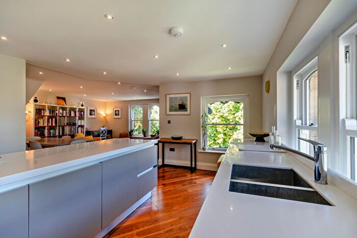 4 Bedroom Flat To Rent In Victoria Avenue, Harrogate, HG1
