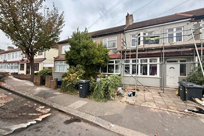 3 Bedroom Property For Sale In Hampton Road, Ilford, IG1