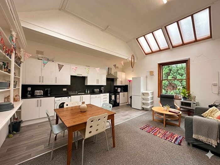 4 Bedroom Flat To Rent In Burnbank Gardens, Woodside, Glasgow, G20