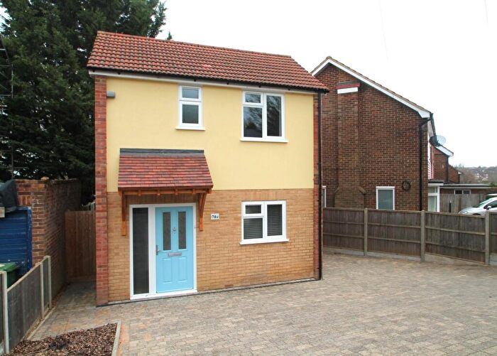 2 Bedroom House To Rent In Deeds Grove, High Wycombe, HP12