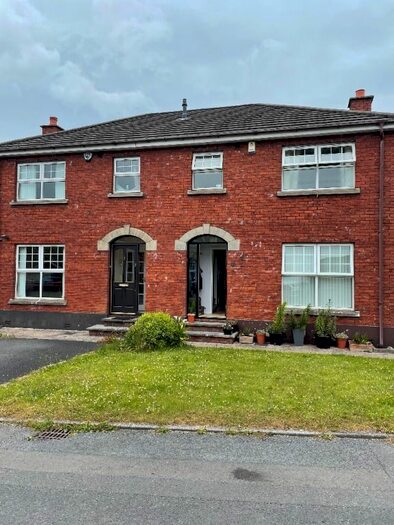 3 Bedroom Semi-Detached House To Rent In Alderwood Close, Purdysburn, Belfast, BT8