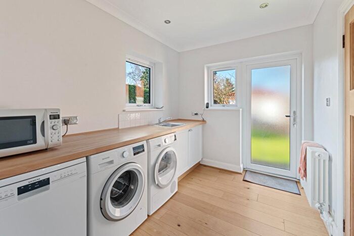 4 Bedroom Detached House For Sale In New Road, Sutton Bridge, Spalding, Cambs, PE12