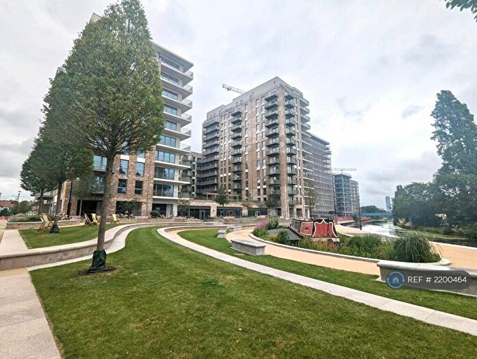 2 Bedroom Flat To Rent In Beresford Avenue, Wembley, HA0