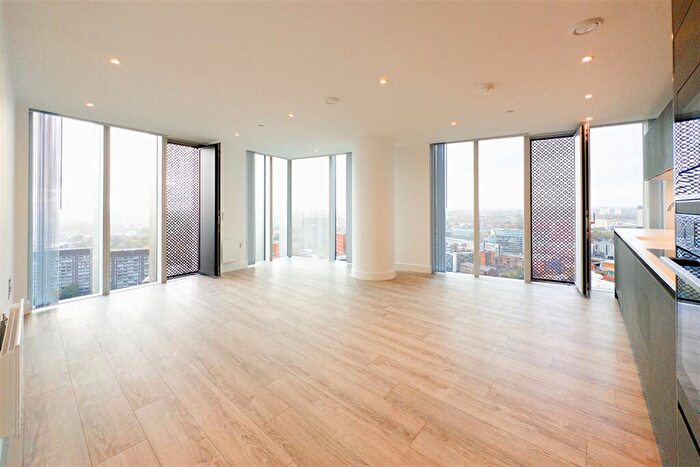 2 Bedroom Apartment To Rent In The Blade, M15