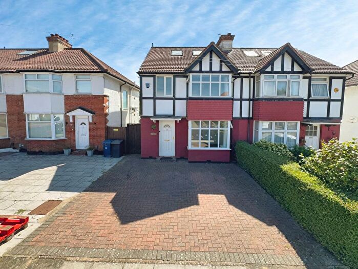 4 Bedroom Semi Detached House For Sale In Meadow Gardens, Edgware, HA8