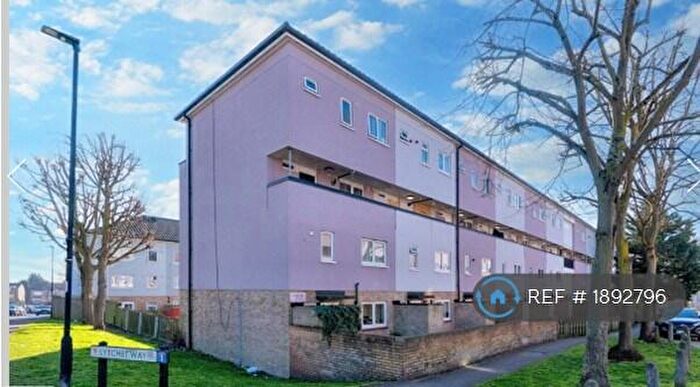 3 Bedroom Flat To Rent In Lytchet Way, Enfield, EN3