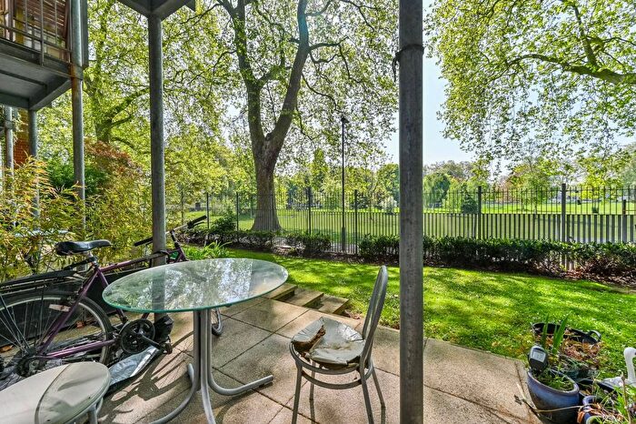 2 Bedroom Flat For Sale In Southwold Road, Clapton, London, E5