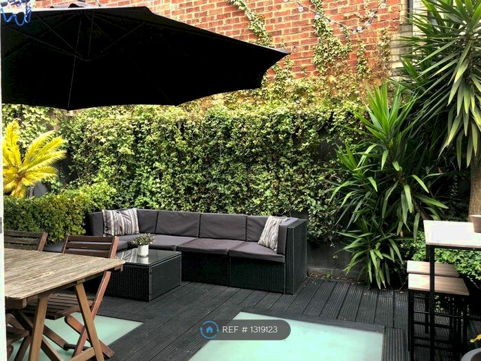 2 Bedroom Flat To Rent In Cleveland Street, London W1T