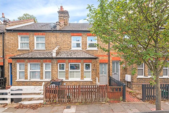 3 Bedroom Detached House For Sale In Lucas Road, London, SE20