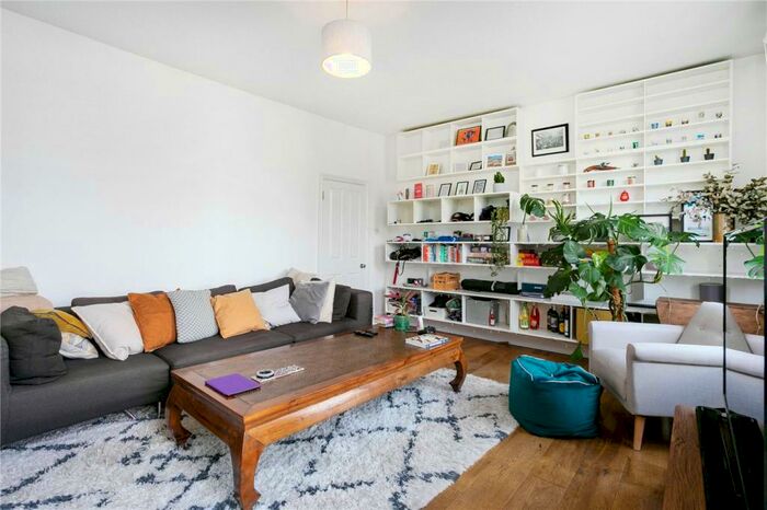 2 Bedroom Apartment To Rent In Graham Road, London, E8