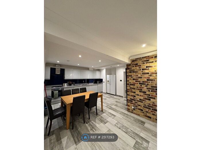 2 Bedroom Flat To Rent In Copperfield Road, London, E3