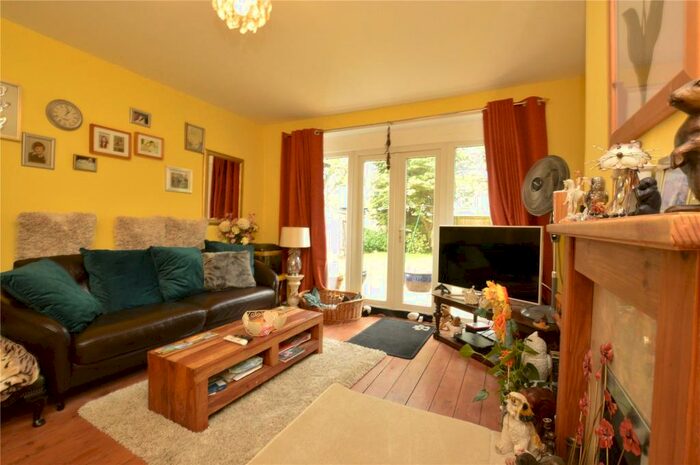 2 Bedroom Bungalow For Sale In High Moor Crescent Leeds LS17