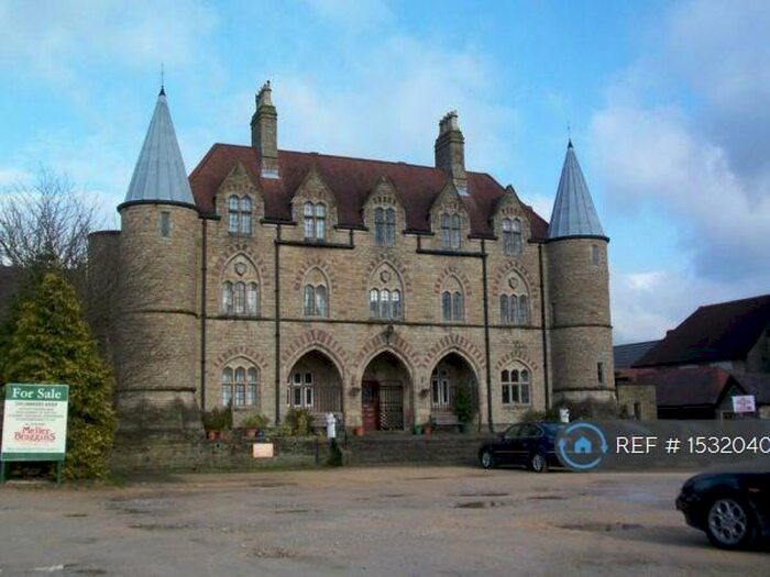 2 Bedroom Flat To Rent In Armoury Towers, Macclesfield, SK11