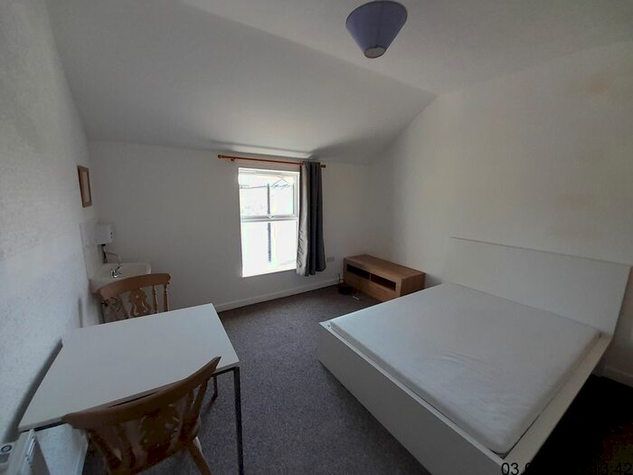 Studio To Rent In Pinderfields Road, Wakefield, WF1