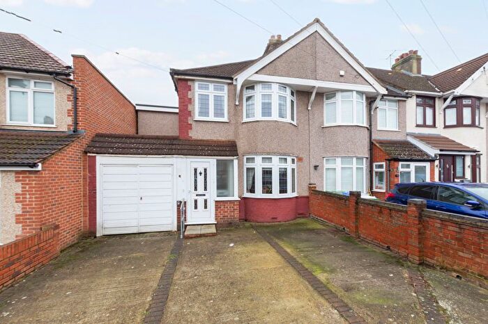 4 Bedroom End Terrace House For Sale In Yorkland Avenue, Welling, DA16