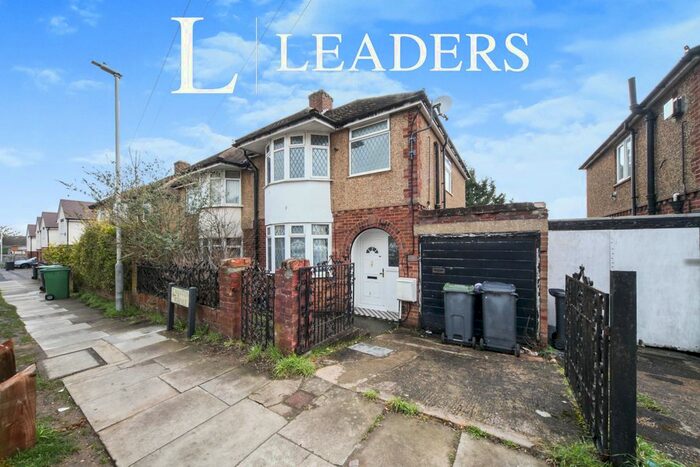 5 Bedroom Semi-Detached House To Rent In Taunton Avenue, Luton, LU2