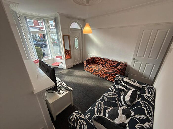 4 Bedroom Terraced House To Rent In South View Road, S7