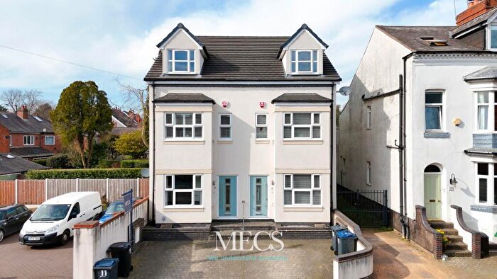 4 Bedroom Semi-Detached House For Sale In Lonsdale Road, Birmingham, West Midlands, B17