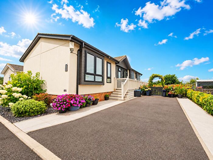 3 Bedroom Park Home For Sale In Walworth Country Park, Heighington, DL2