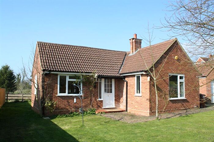 3 Bedroom Bungalow To Rent In Sandy Lane, Long Crendon, HP18