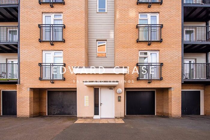 2 Bedroom Flat To Rent In The Chase, Grays, RM20