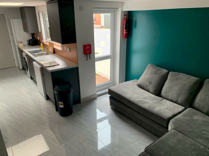 5 Bedroom Terraced House To Rent In Terry Road, Coventry, CV1