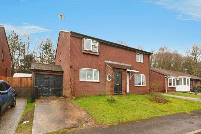 3 Bedroom Semi-Detached House For Sale In Ketelbey Rise, Basingstoke, Hampshire, RG22