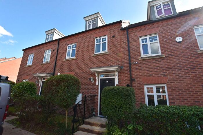 3 Bedroom Town House For Sale In Andrews Walk, Blackburn, Lancashire, BB2
