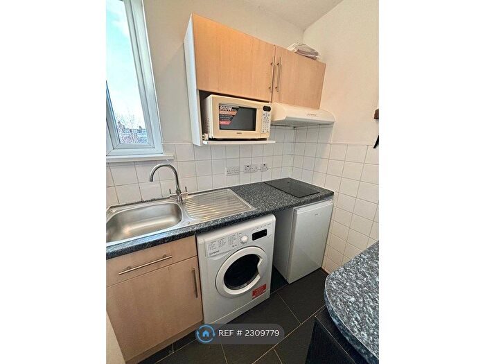 1 Bedroom Flat To Rent In Hammersmith Grove, London, W6