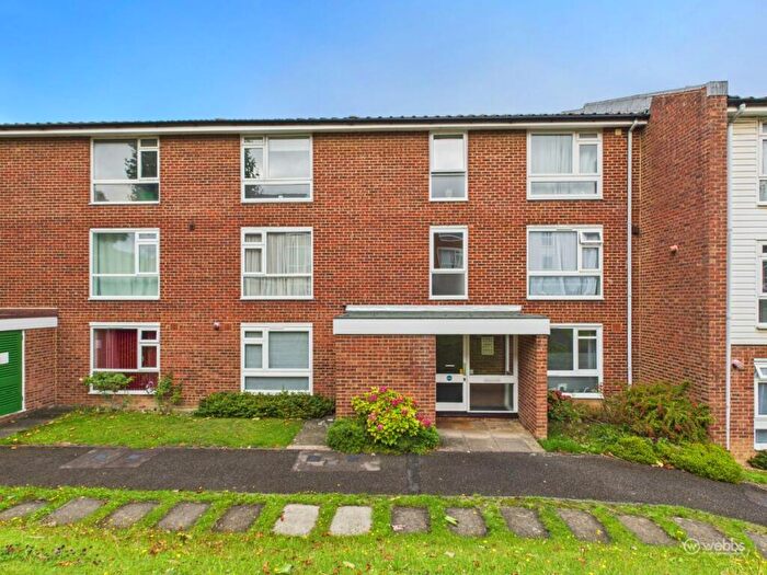 1 Bedroom Flat To Rent In Holmbury Grove, Croydon, CR0