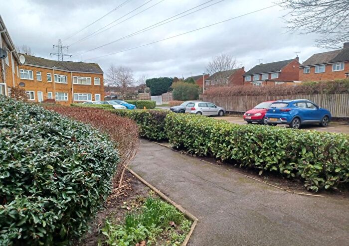 1 Bedroom Flat For Sale In Coates Dell, Garston, Watford, WD25