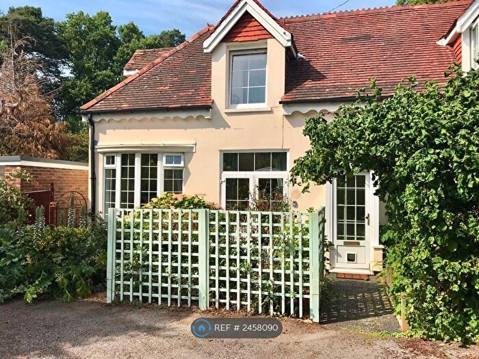 1 Bedroom Semi-Detached House To Rent In Bassett Row, Southampton, SO16