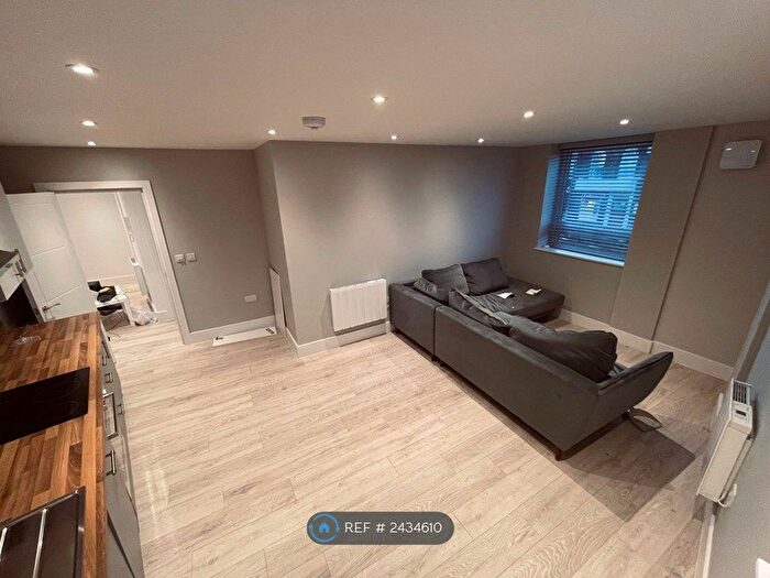 2 Bedroom Flat To Rent In Castle Street, Dudley, DY1