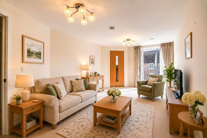 1 Bedroom Apartment For Sale In The Moors, Thatcham, Berkshire, RG19