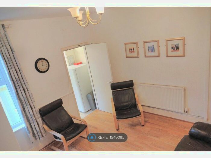 4 Bedroom End Of Terrace House To Rent In Northfield Road, Coventry, CV1