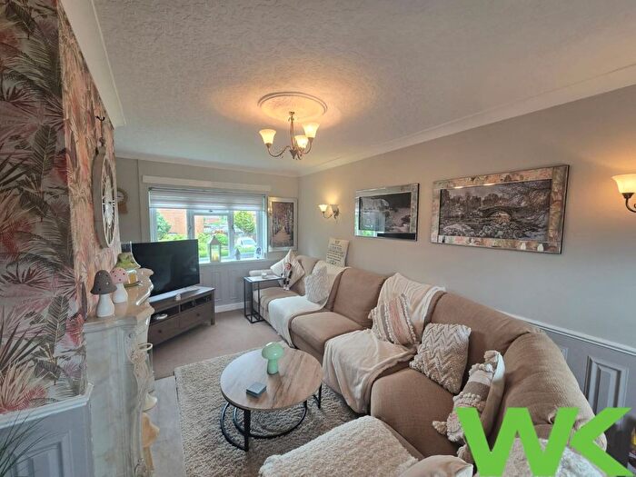 2 Bedroom Maisonette For Sale In Campville Crescent, West Bromwich, B71