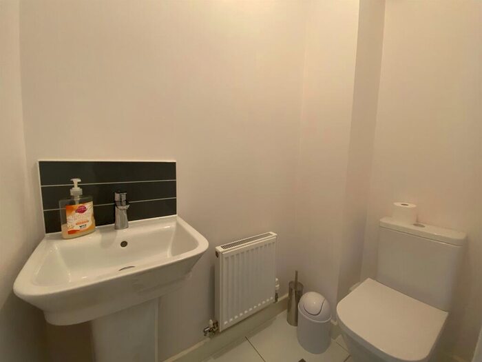 3 Bedroom Terraced House For Sale In Sycamore Drive, Calne, SN11