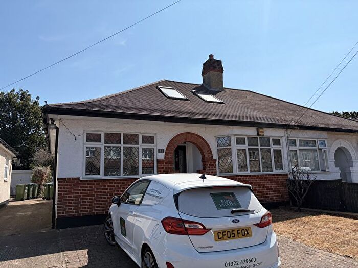 3 Bedroom Semi Detached Bungalow For Sale In Dalmeny Road, Erith, DA8