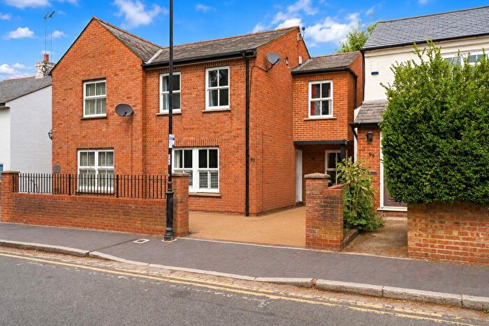 3 Bedroom Semi-Detached House For Sale In Old London Road, St. Albans, Hertfordshire, AL1