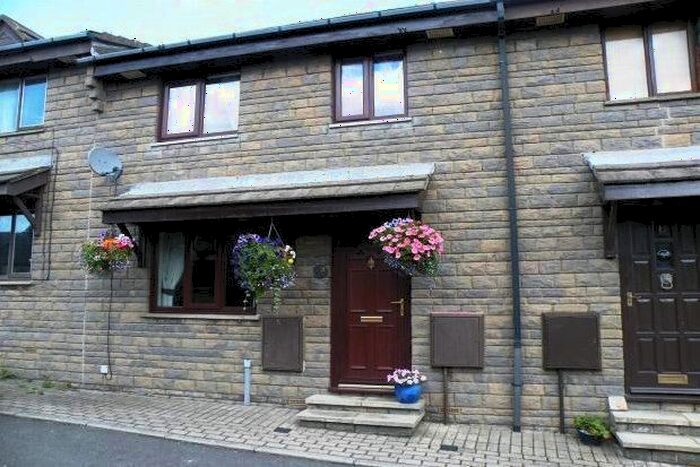 3 Bedroom Town House To Rent In Clifton, Brighouse, HD6