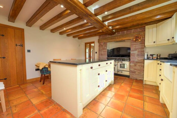 2 Bedroom Character Property To Rent In Brook Cottage, Lea, Ross-on-Wye, HR9
