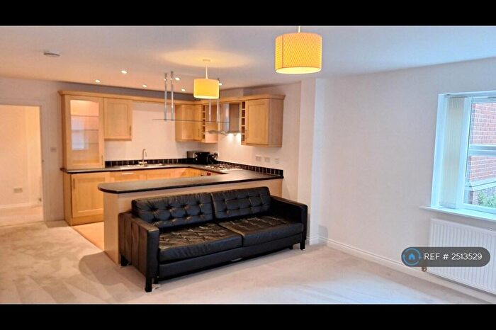 2 Bedroom Flat To Rent In Whalley Range, Manchester, M16