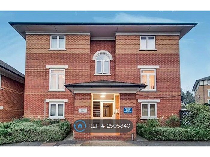 3 Bedroom Flat To Rent In Hunters Court, London, NW4