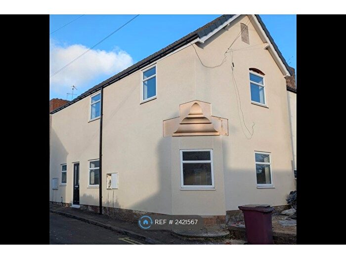 2 Bedroom Flat To Rent In Calow Lane, Hasland, Chesterfield, S41