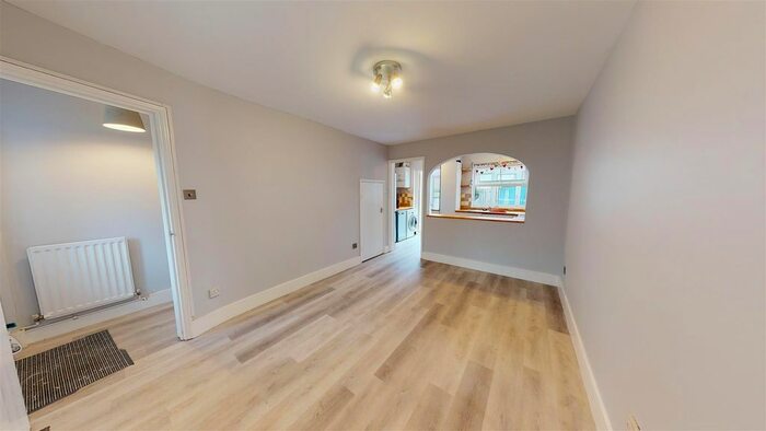 2 Bedroom Property To Rent In Hadland Road, Abingdon, OX14