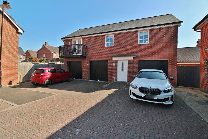 2 Bedroom Flat For Sale In Bazeley Road, Berewood, PO7
