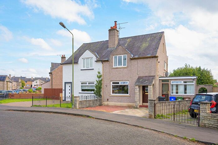 2 Bedroom Semi Detached House For Sale In Whins Road, Stirling, FK7