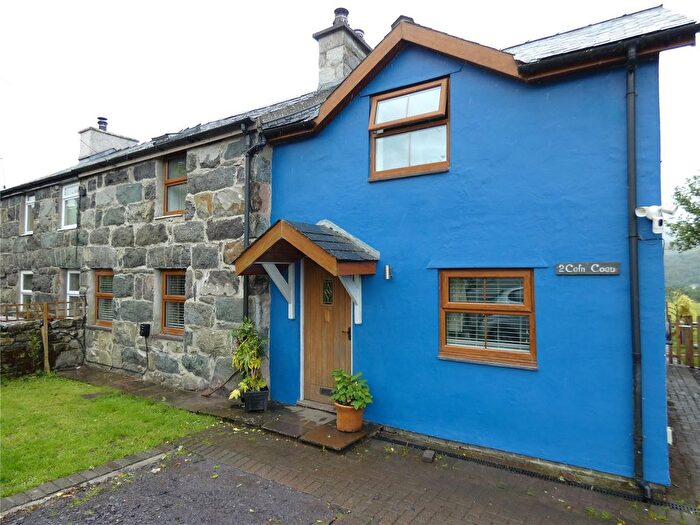 4 Bedroom Semi-Detached House For Sale In Penisarwaun, Caernarfon, Gwynedd, LL55