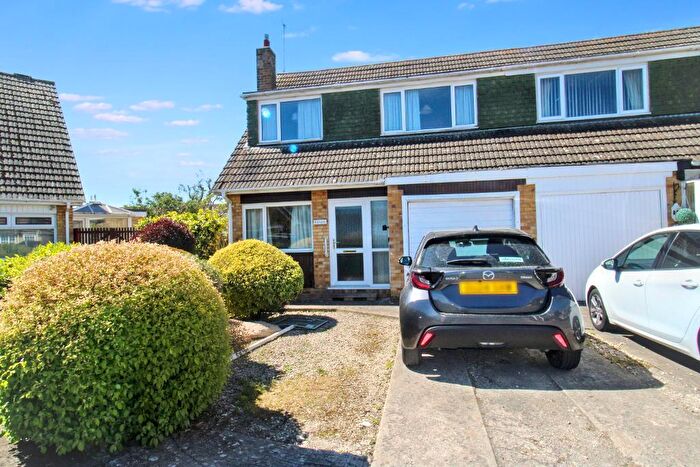 3 Bedroom Semi-Detached House For Sale In Boness Road, Wroughton, Swindon, SN4